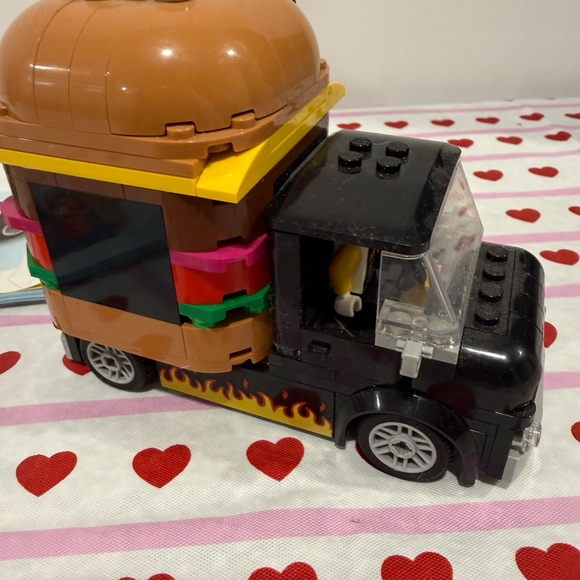 LEGO City 6404 Burger Van - Black and Tan - Picture 3 of 6